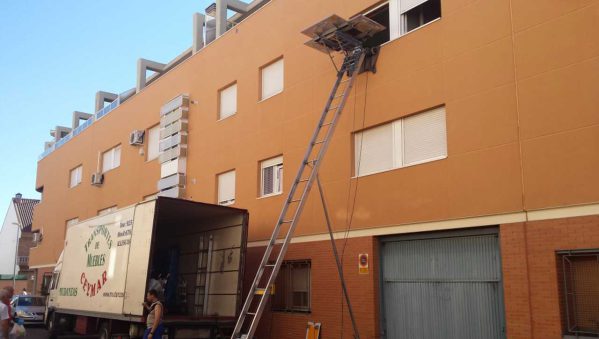 Grúa hasta la ventana